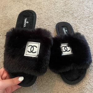 Fake Chanel Black Furry Slides/Slippers